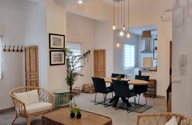 Holidays2Malaga Juan Austria 2 bedrooms & 2 bath