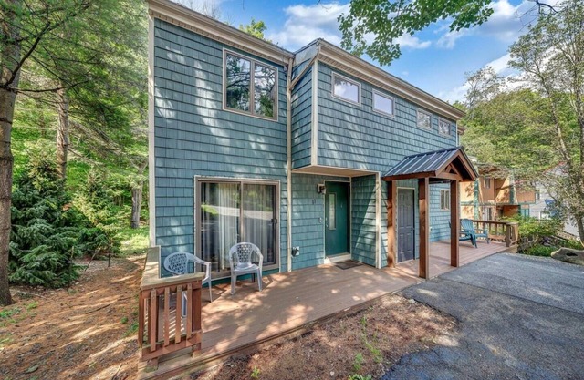 Holimont Townhouse 1/2 mile to village