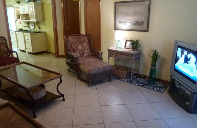 HOLLAND HOUSE DUPLEX by Jekyll Realty