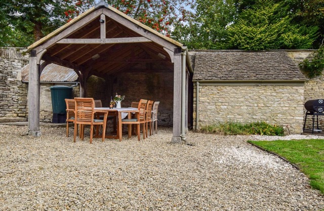 Holly Cottage, Inglenook Kamin, Cotswolds - für 8 Gäste in 4 Schlafzimmern