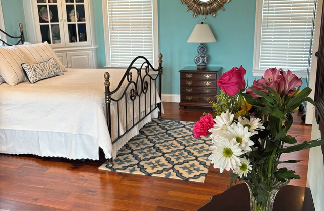 Holly Cove Suite has gorgeous sunsets and spectacular views of Onancock Creek.