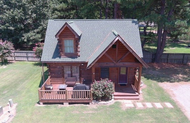 Hollyn's House: 2 BR, 1 BA in Heber Springs, Sleeps 4