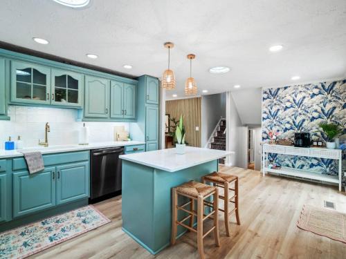 Hollyview Dr, Vermilion