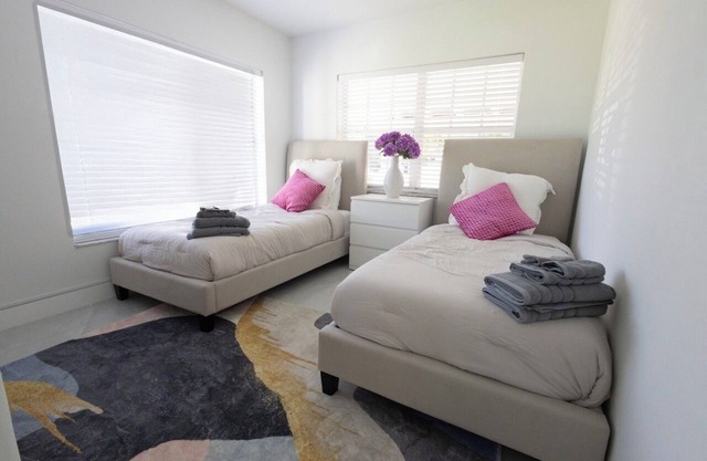Hollywood Beach house Oasis