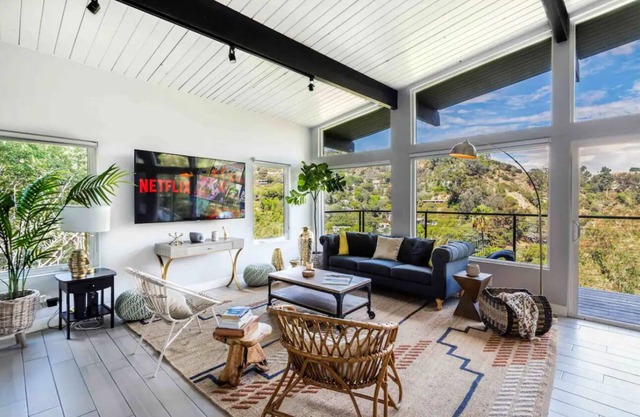 Hollywood Hills Getaway
