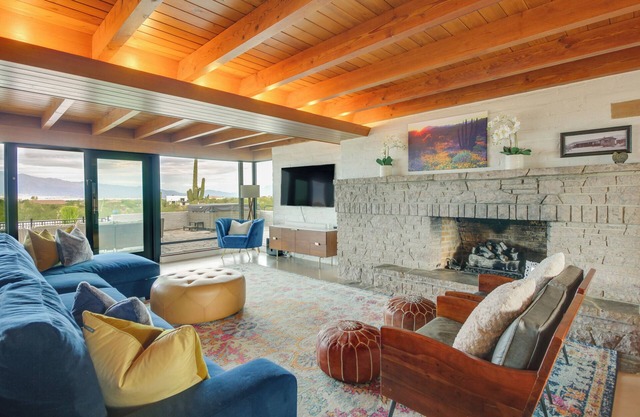 Hollywood Hills of Tucson: 20 Acres, Pool, Hot Tub