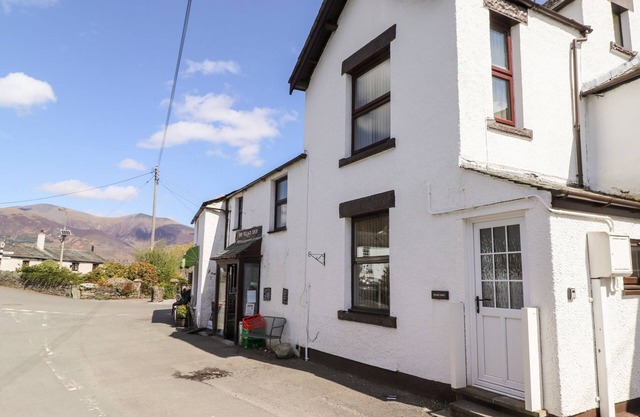 HOLME RIGG, pet friendly, character holiday cottage in Braithwaite