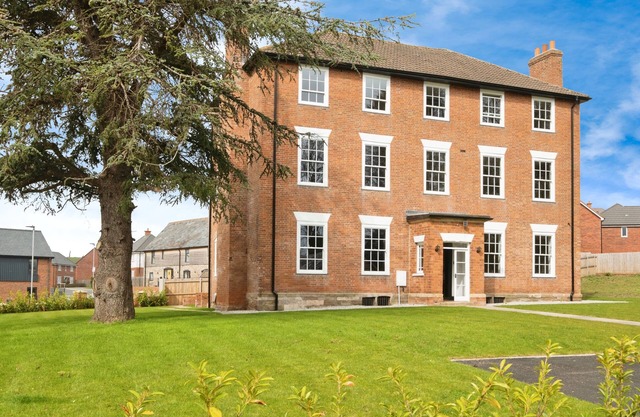 HOLMER HOUSE FARM, pet friendly, luxury holiday cottage in Hereford