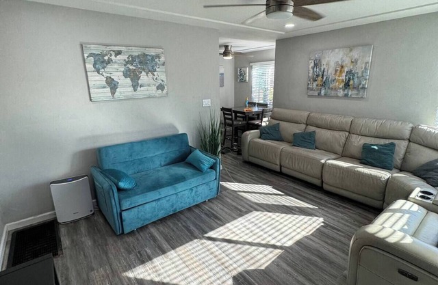 Home away from Home 2BR/3Beds House