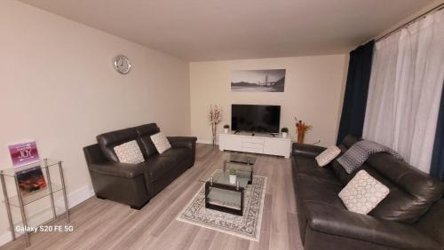 Home away from home - 6 bedroom fantastic bungalow
