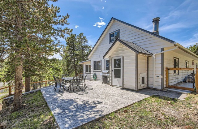 Home Base for 6 guests at the top of Golden Gate State Park