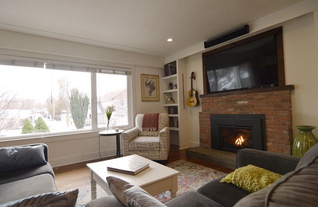 Home Close to Beach and Downtown. Licensed short term rental.