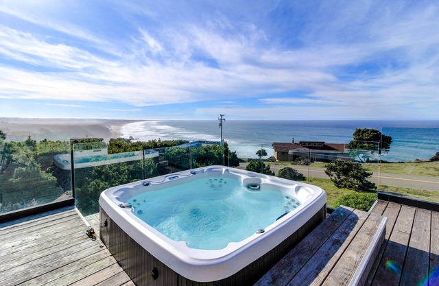 Haus am Meer mit einem privaten Whirlpool & herrlich Deck!