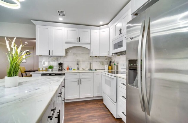 Home Close to Saint Pete Pier new Spacious