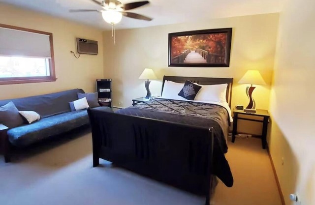 ~Home Comforts, Roku SmartTV, Fast WiFi~