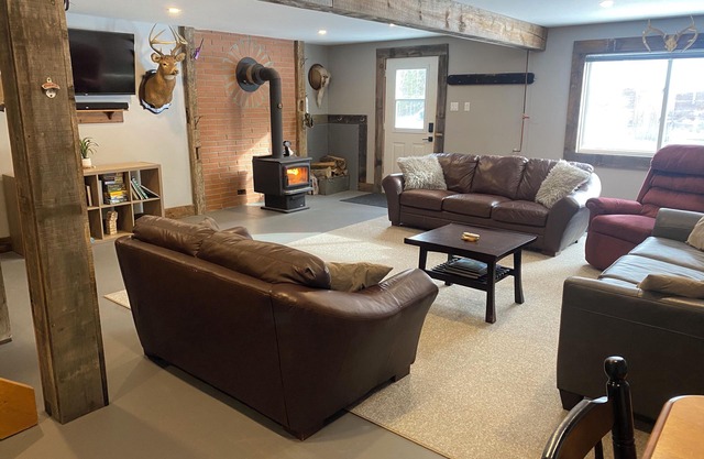 Home/Cottage near Calabogie with 40 acres. 5 min from White Lake boat launch.