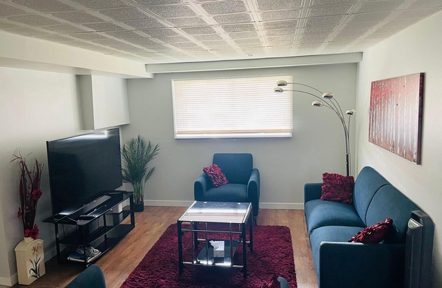 Home Extension Suite in Saskatoon; Free parking, High speed Wifi, Netflix