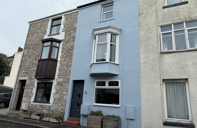 HOME FROM HOME, pet friendly, country holiday cottage in Fortuneswell