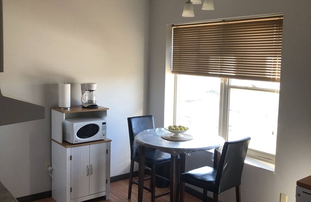 HOTEL HOME.... ONE BEDROOM Main Floor Suite
