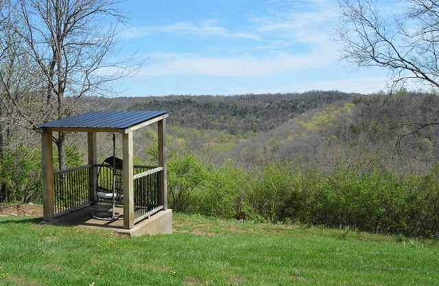 Home in Frankfort countryside-close to distilleries, Keeneland &Churchill Downs!