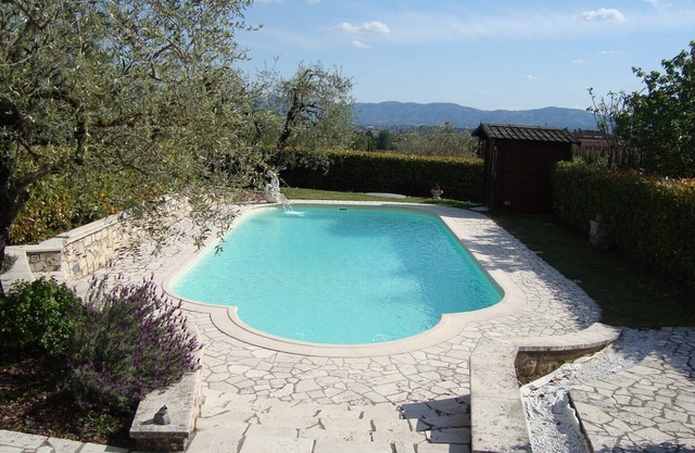 Haus auf dem Lande in Pistoia mit Pool