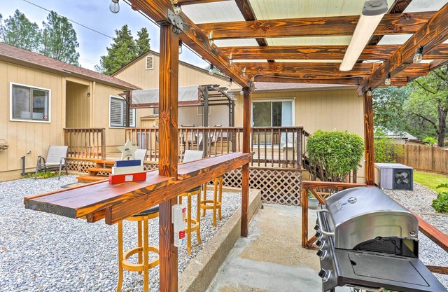 Home in Shasta Lake Near Redding: Early Check-In!