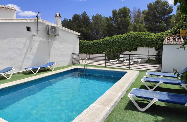 Haus in den ruhigen Bergen mit Pool, Terrasse, Garten und WLAN