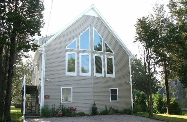 Neuere Haus in Weekapaug Beach Area Rhode Island Shore mit Strand und Parkplatz Pas