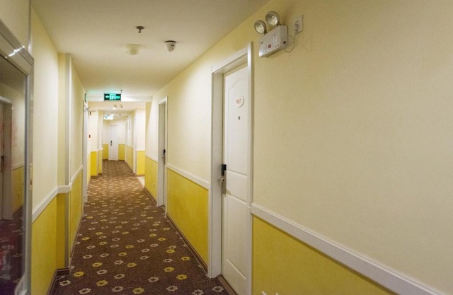Home Inn Qingdao Laixi Yantai Road Yuehu Park