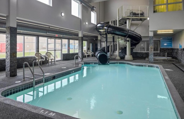 Home Inn & Suites Regina Airport