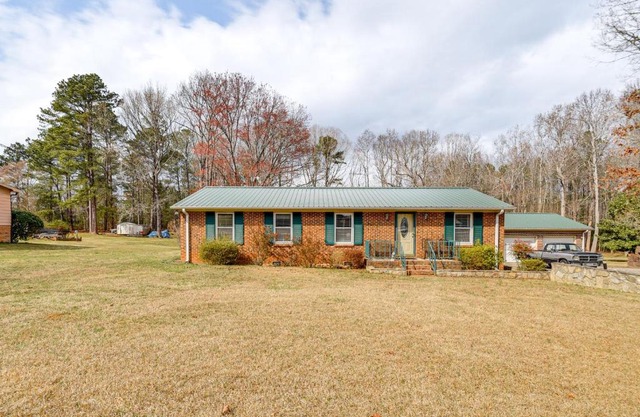 Home Near Lake Gaston and Kerr Lake 2 Private Acres