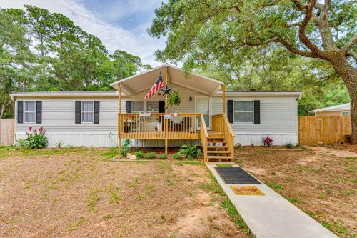 Home Near Navarre and Pensacola Beaches!