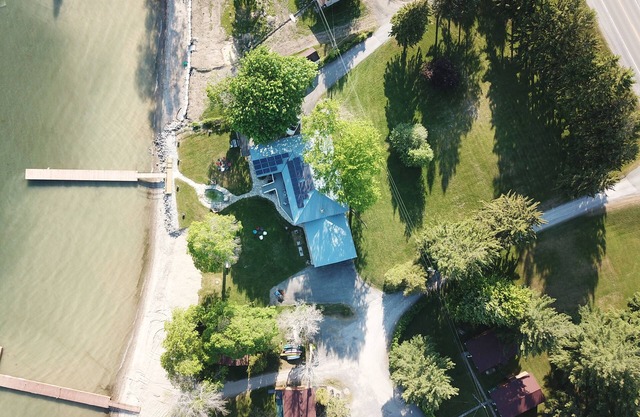 Direkt auf St. Lawrence, mit Privatstrand und kostenlosem Bootsanleger und WIFI!