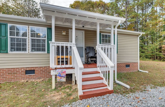 Home on 3 Acres w/Grill in Brodnax!