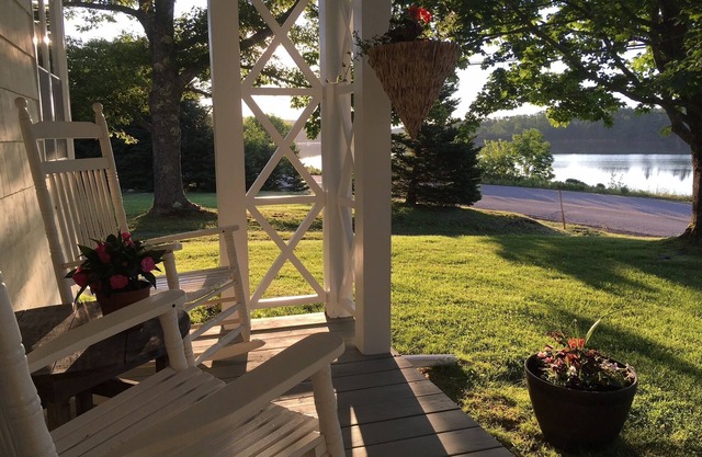 Haus auf ruhiger Bucht nahe Lunenburg