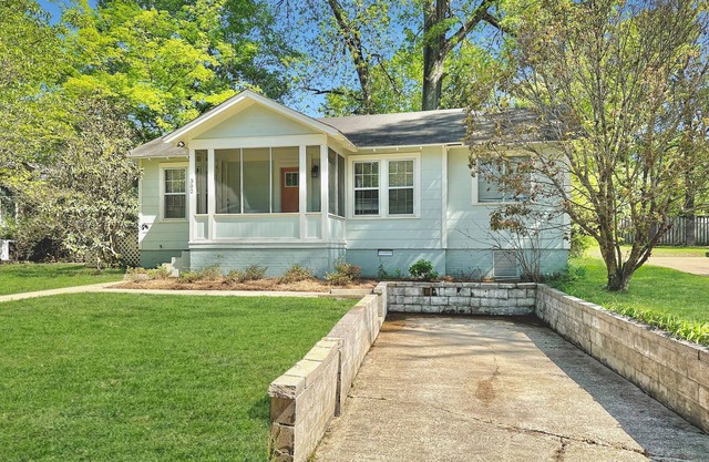 Home/PrivateYard/Walk2TrailDowntown