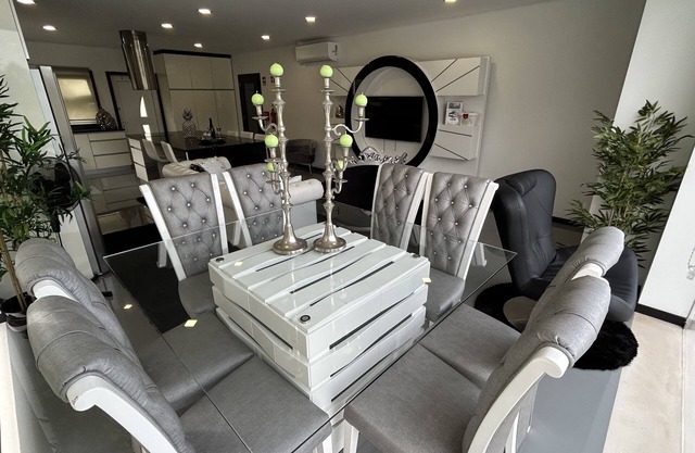 Moderne 2-Zimmer-Unterkunft mit Pool