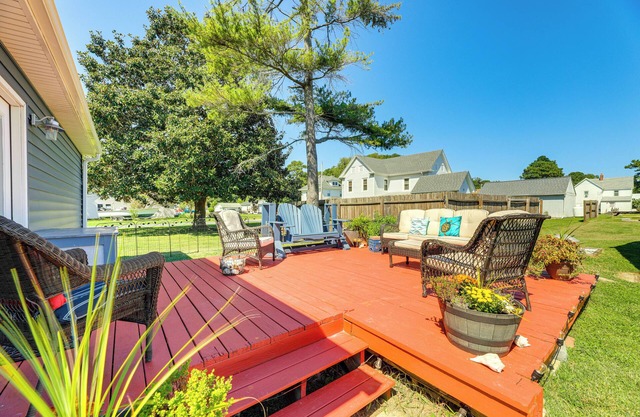Home w/ Fire Pit < 1 Mi to Willis Wharf Boat Ramp!