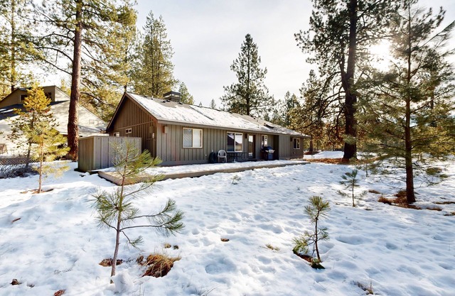 Gemütliches Zuhause mit privatem Whirlpool, Gemeinschaftspool, großem Garten und SHARC-Pässen