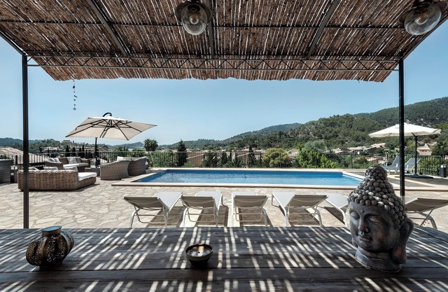 Familienfinca am ruhigen Ortsrand mit Traumblick
