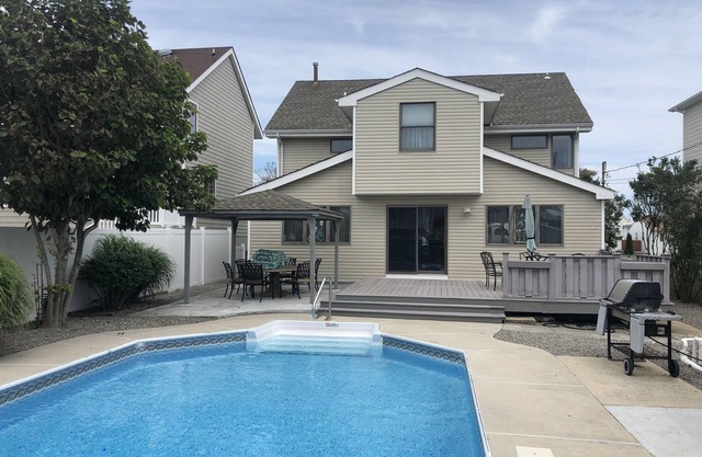 Haus mit * IN-GROUND POOL * perfekt für große Familien 7 Minuten von der Promenade