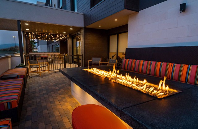 Home2 Suites by Hilton Corona