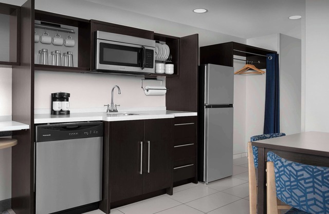 Home2 Suites by Hilton Greensboro Airport, NC