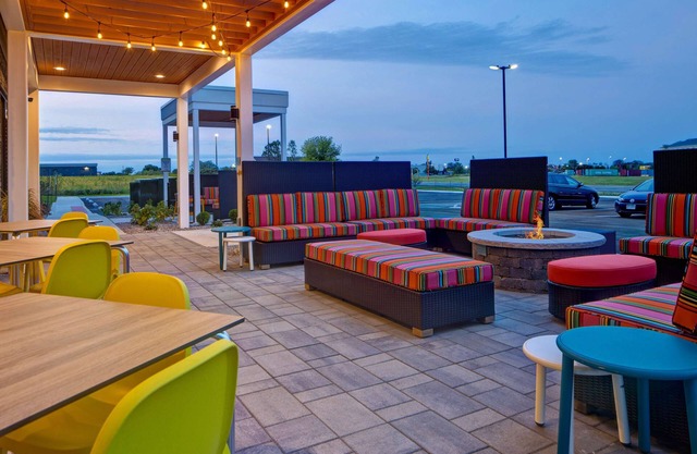 Home2 Suites by Hilton Loves Park Rockford