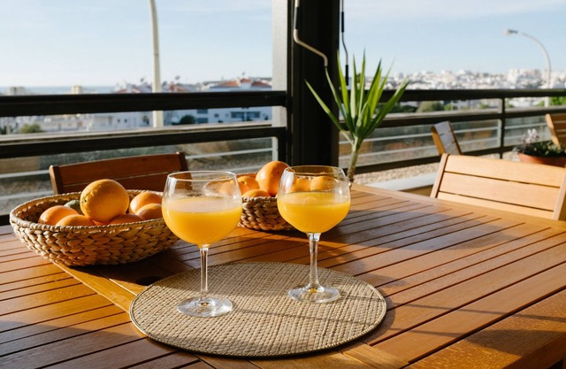 HOMEinLAGOS | Pool, Tennis & Meerblick