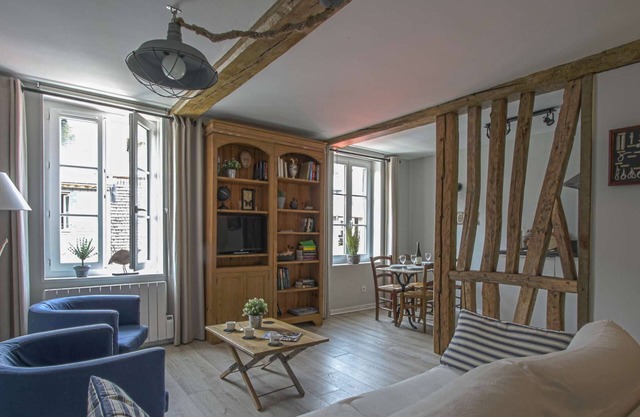 Homely 2-bdr apmt for up to 4 in the heart of Old Honfleur - Triplex Le Phare ★★★★