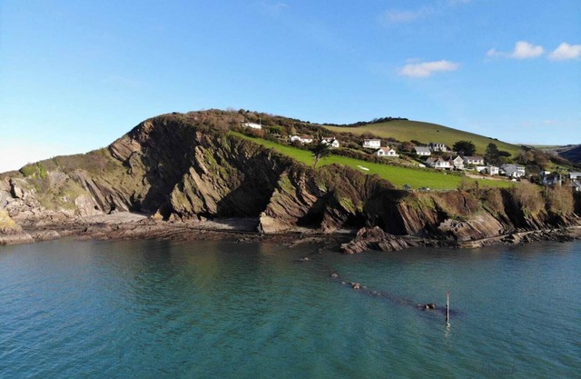 Homely 2-Bed Apartment in Combe Martin