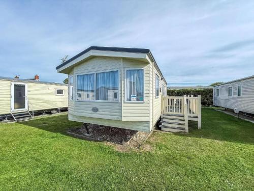 Homely 4 Berth Caravan For Hire In Lincolnshire At Sunnydale, Ref 35122S