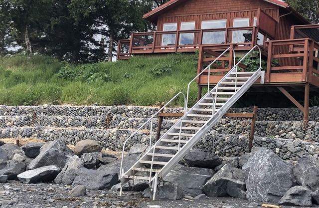 Homer Side Cabins