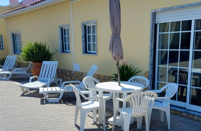Homerez - Haus 7 km vom Strand entfernt für 16 Pers. mit Garten und Terrasse